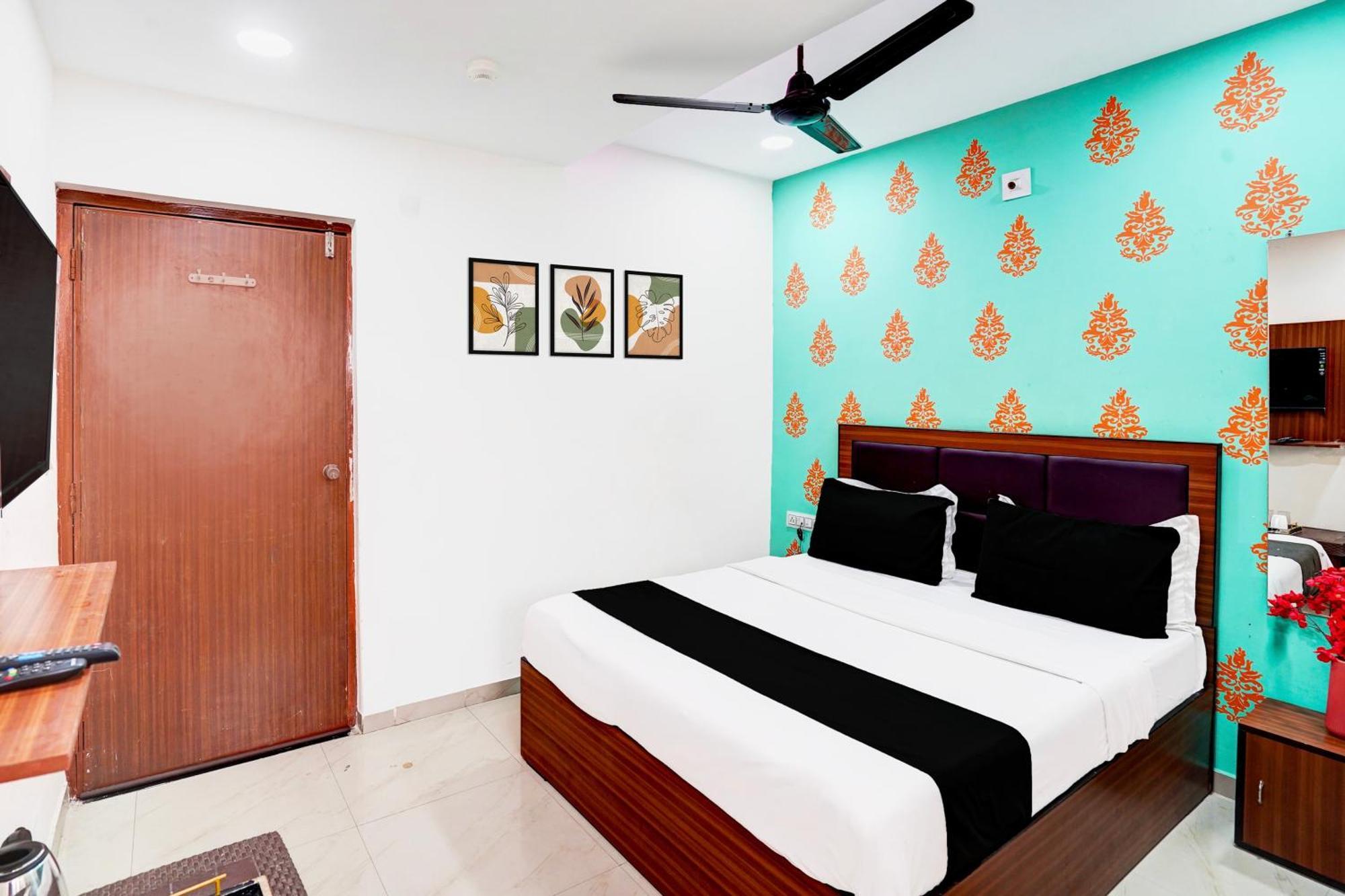Super Hotel O Geeta Mandir Formerly Hotel Green Park Ahmedabad Eksteriør bilde